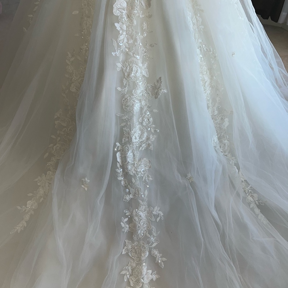DEMETRIOS WEDDING DRESS - Picture 16 of 16